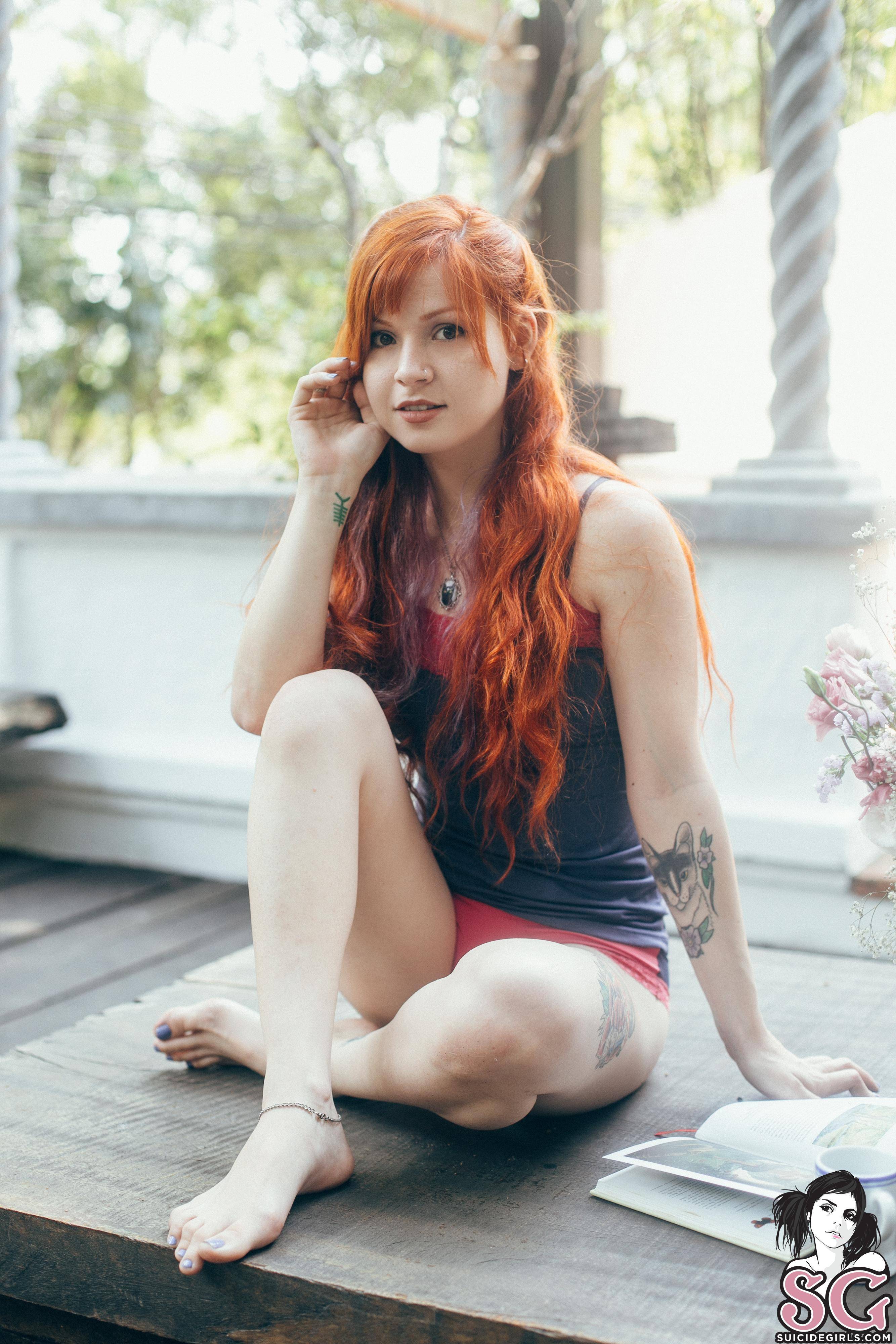 Redhead suicide girl Sunrider with anklet Porn Pic - EPORNER