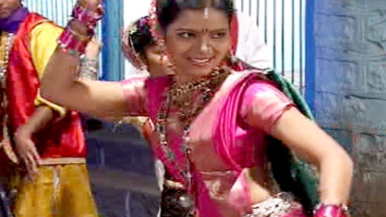 Kaluwer Vishwas Rahu - Desi Marathi Sexy Sizzling Hot Girl Dance ...