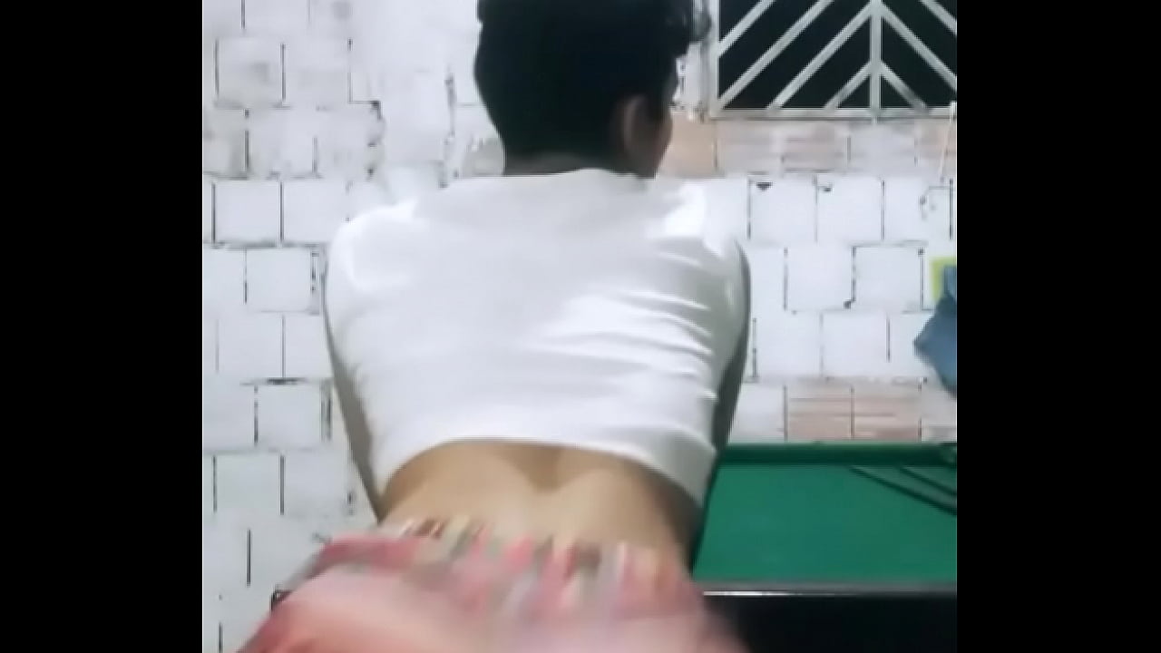 Novinho do bundão rebolando muito - XVIDEOS.COM