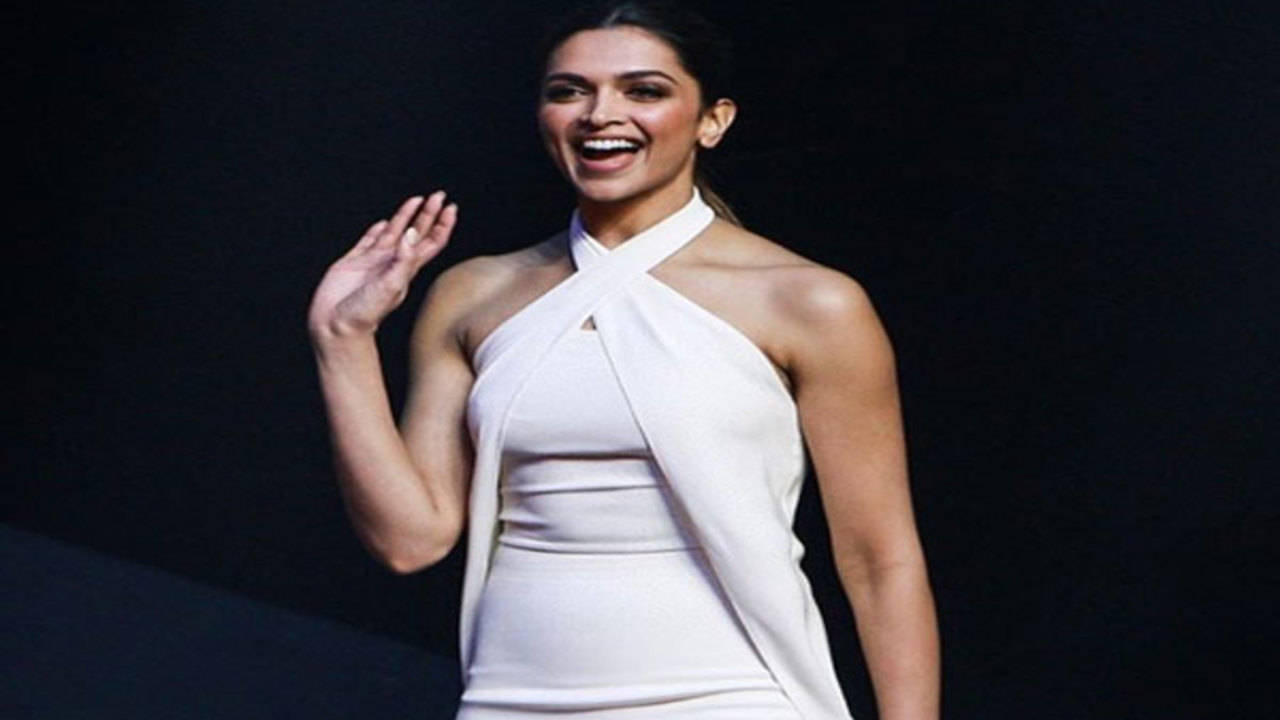 xXx Photos and Videos from Movie Premiere: Deepika Padukone stuns ...