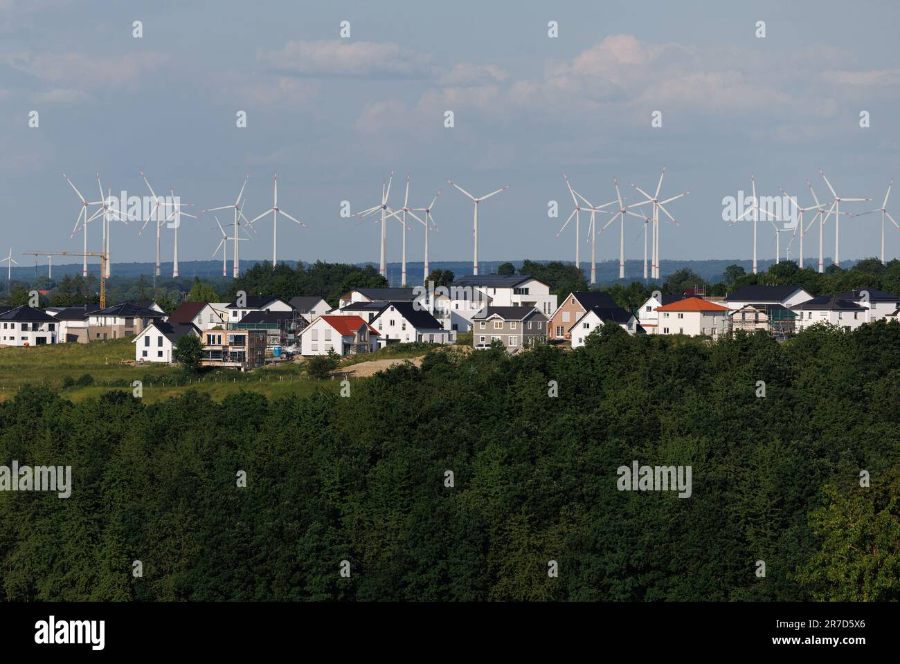 14 June 2023, North Rhine-Westphalia, Bad Wünnenberg: View of wind ...