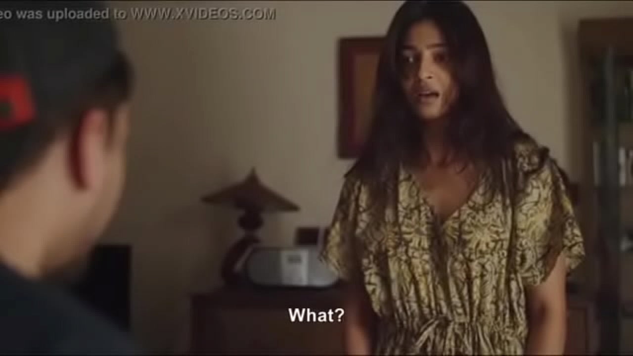 Radhika Apte Showing Her Hairy Pussy - XVIDEOS.COM