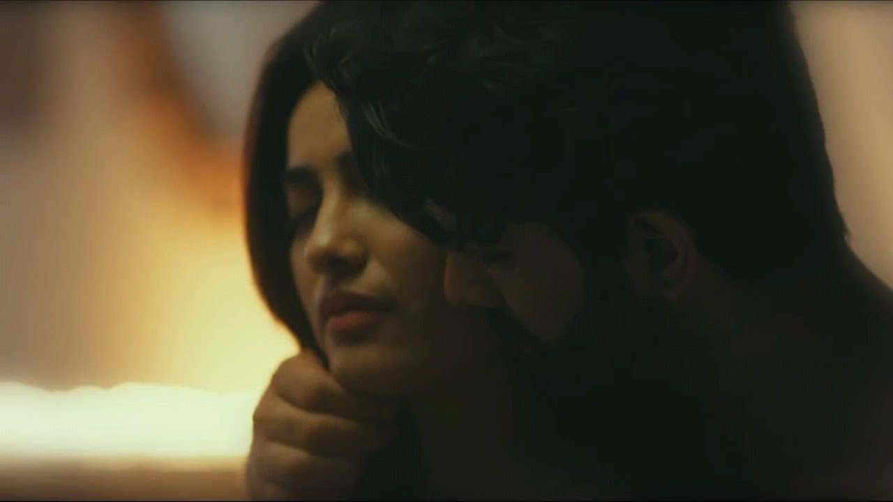 Surbhi Jyoti hot & sex scene in Tanhaiyan web series | Surbhi ...