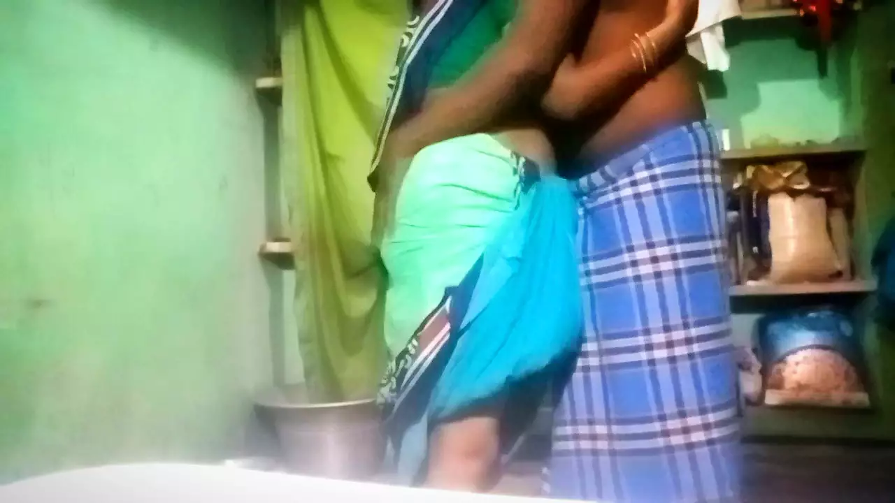 Indian aunty back shot | xHamster