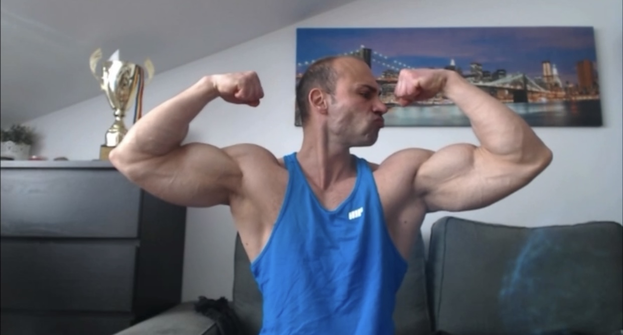Big Biceps! - ThisVid.com