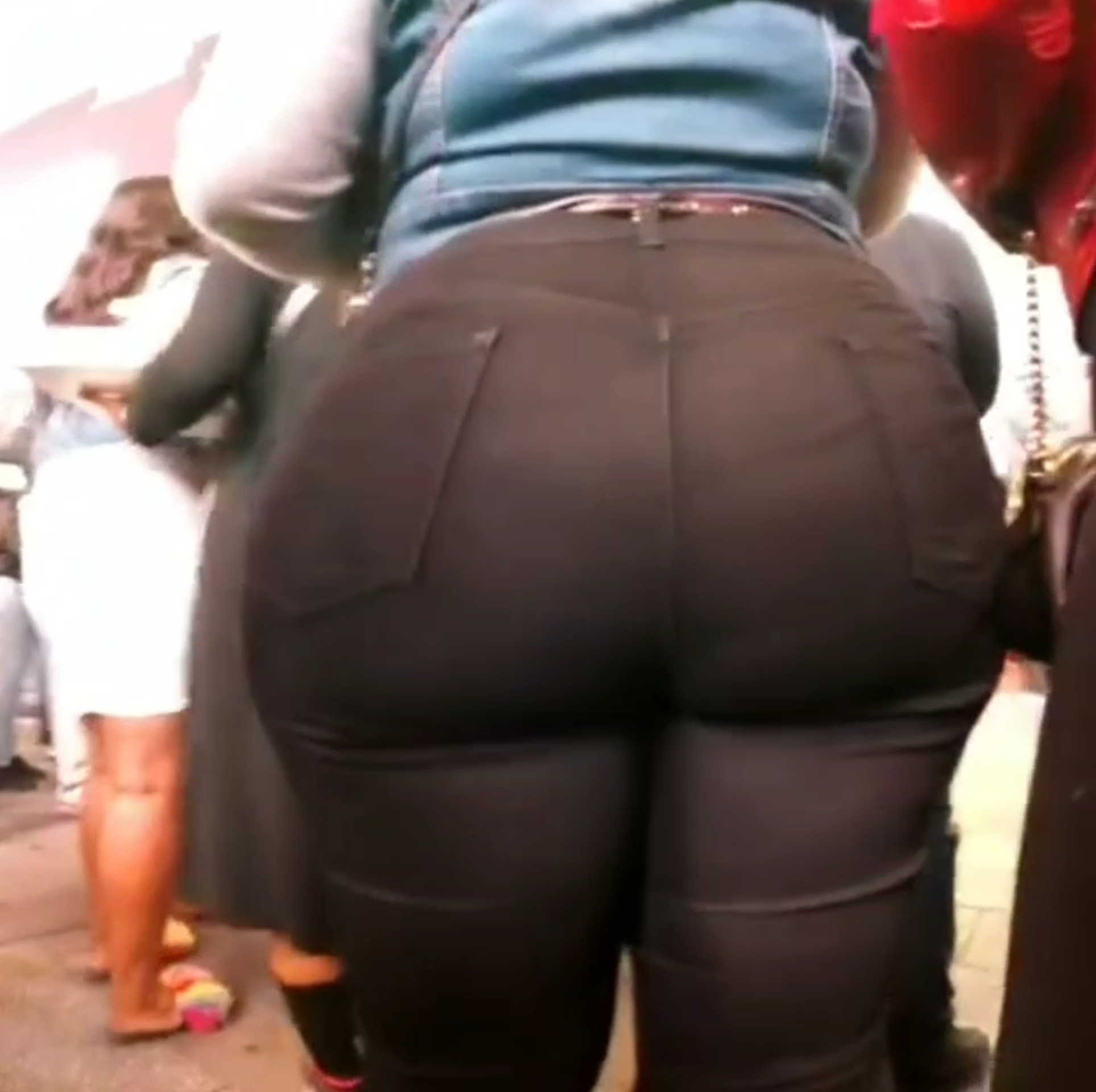 OMEGA PERFECT PHAT BOOTY BBW CANDID - ThisVid.com