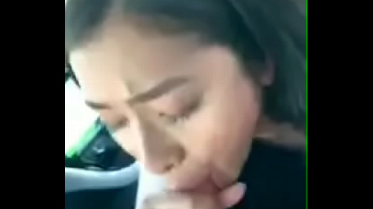 Burmese whore give head in car in public - XNXX.COM