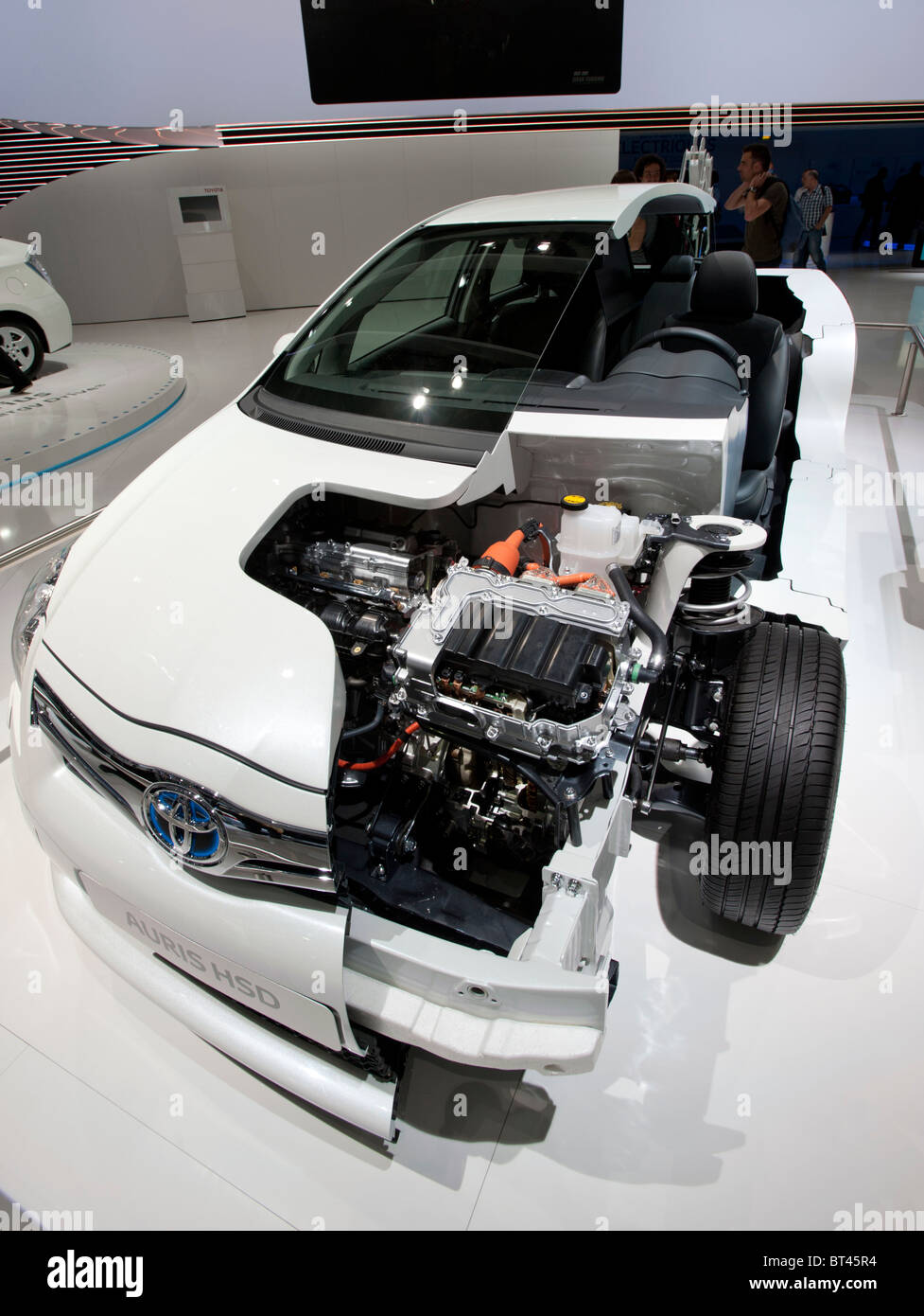 Toyota Hybrid HSD cut way demonstration car at Paris Motor Show ...