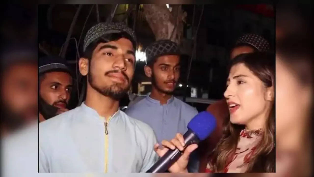 Viral video: Pakistani man says "Earth does not rotate", shocks ...