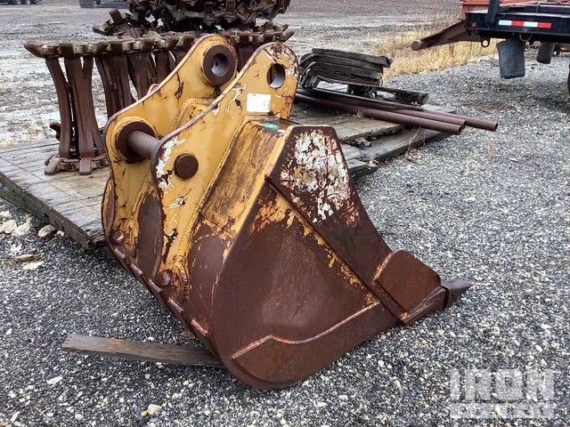 42 in Excavator Bucket - Fits Cat 318, 320, 322 in Joliet ...