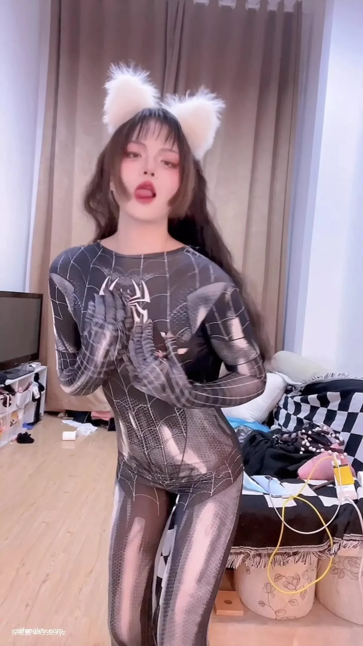 Chinese Amateur Spider Girl Cosplay Solo Fingering Pussy ...