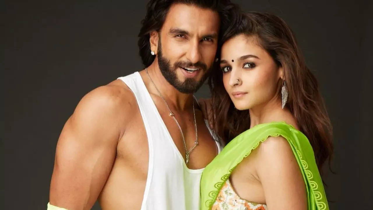 Alia Bhatt and Ranveer Singh turn up the heat in new photos shared ...