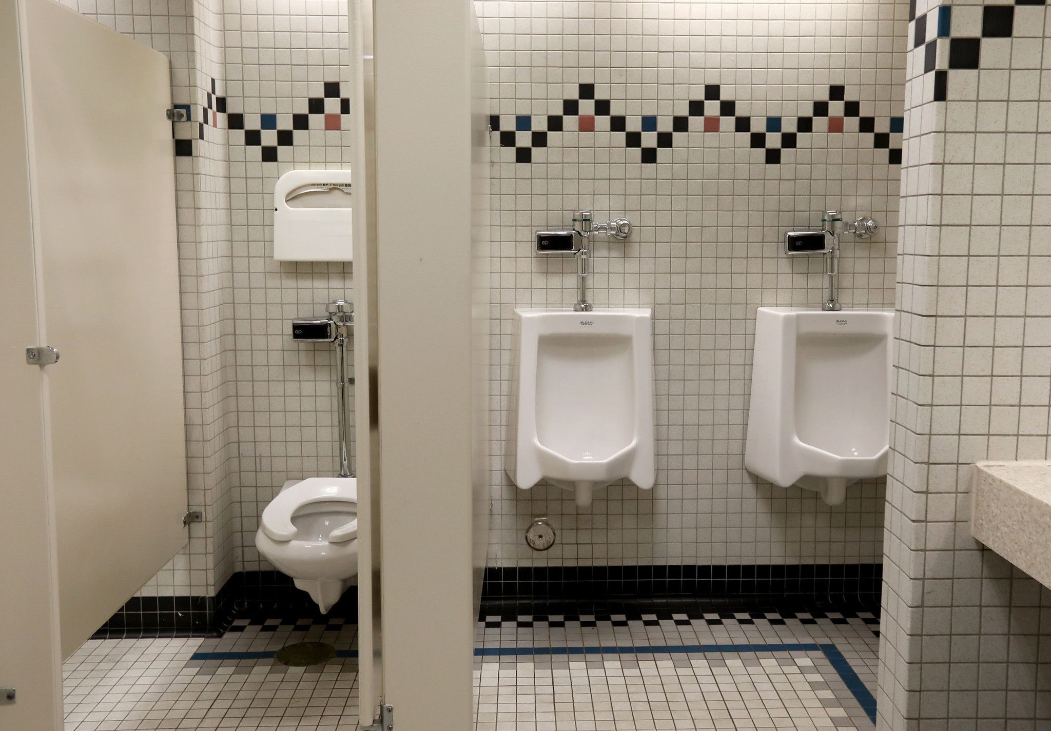 Find Chicago's public bathrooms: A searchable map