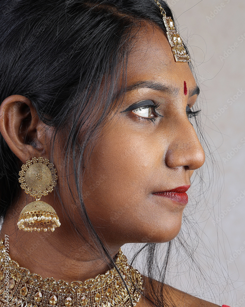 Indian woman wearing red orange traditional royal saree jewellery ...