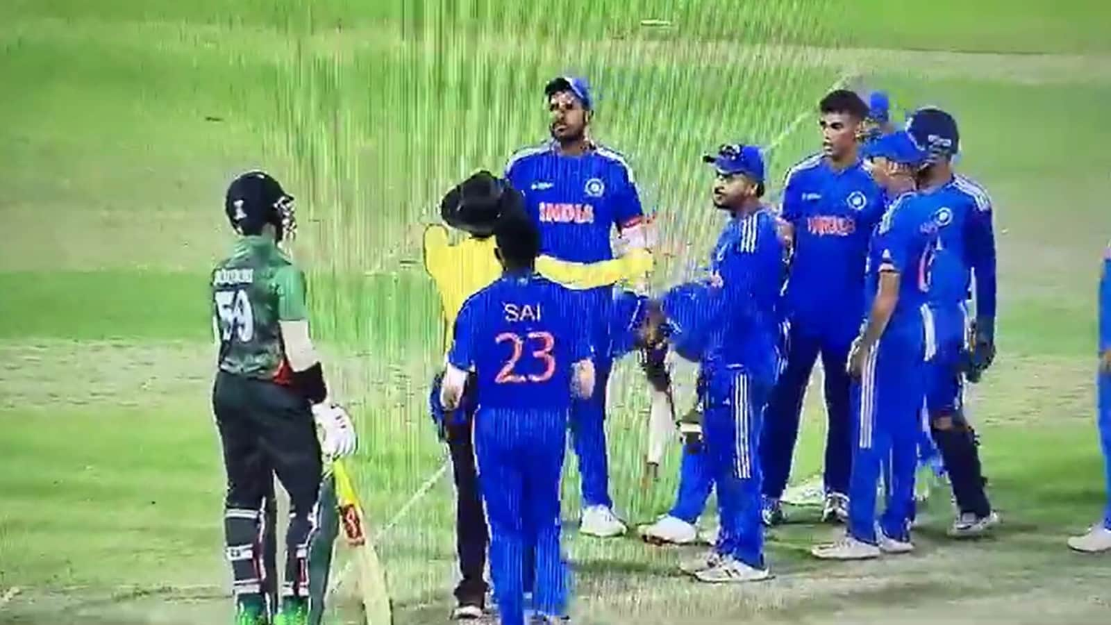 Video: India A, Bangladesh A cricketers in ugly on-field fight ...