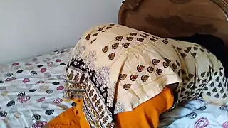 Pakistani Hot Maa ko Badi Gand Mari Apni Beta - Huge Ass FUcked ...