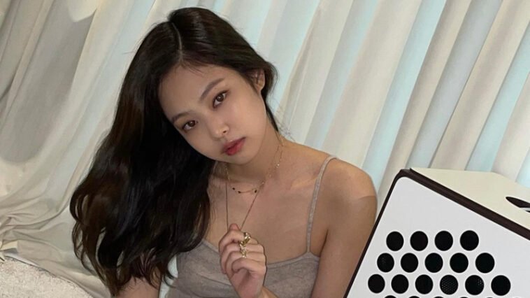 BLACKPINK Jennie Elevated A Simple Look With Just This One Item ...