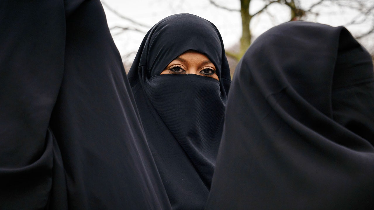 For Muslim Women in Niqabs, the Pandemic Has Brought a New Level ...