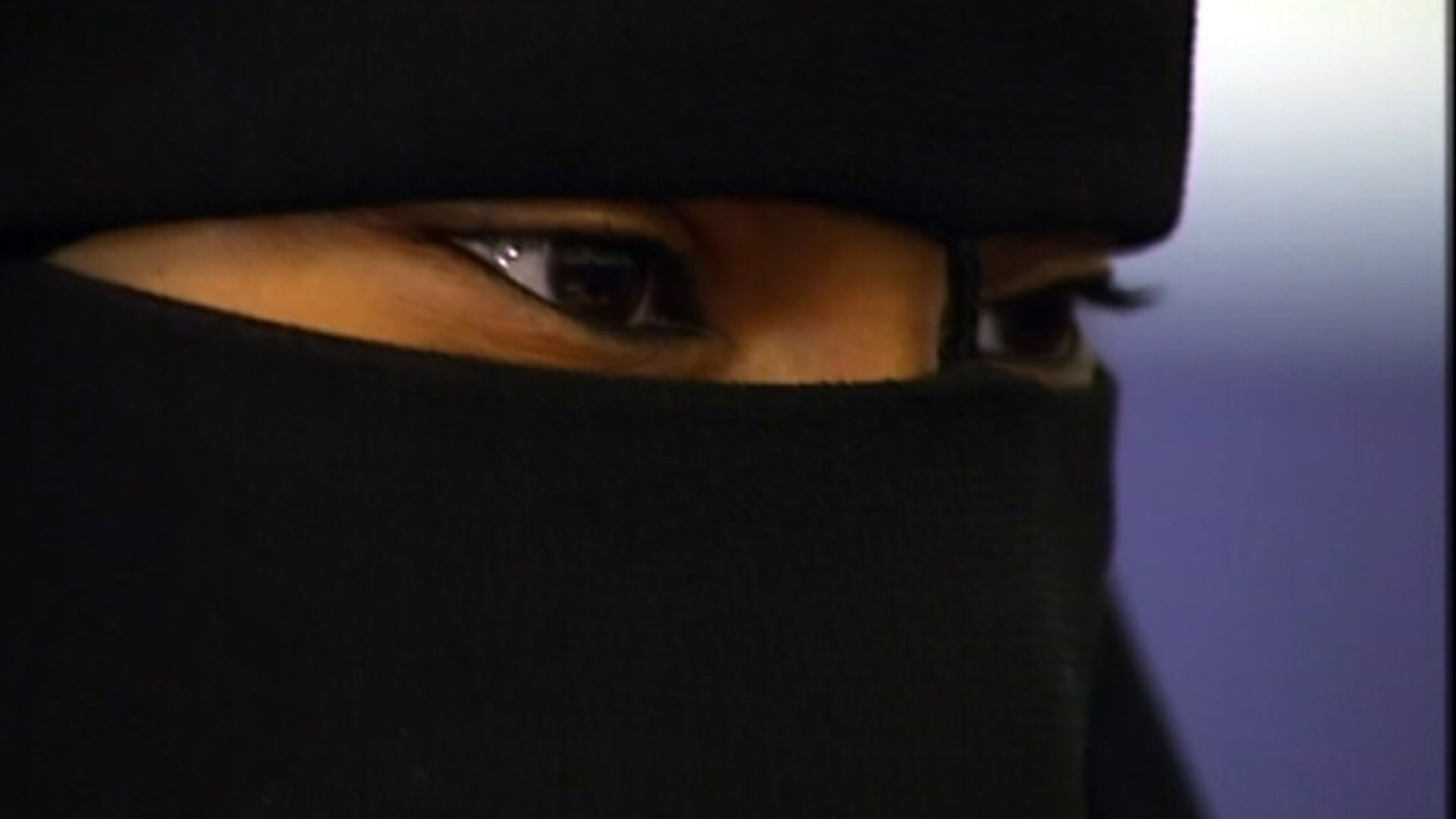 Paying the fine for wearing the niqab in France