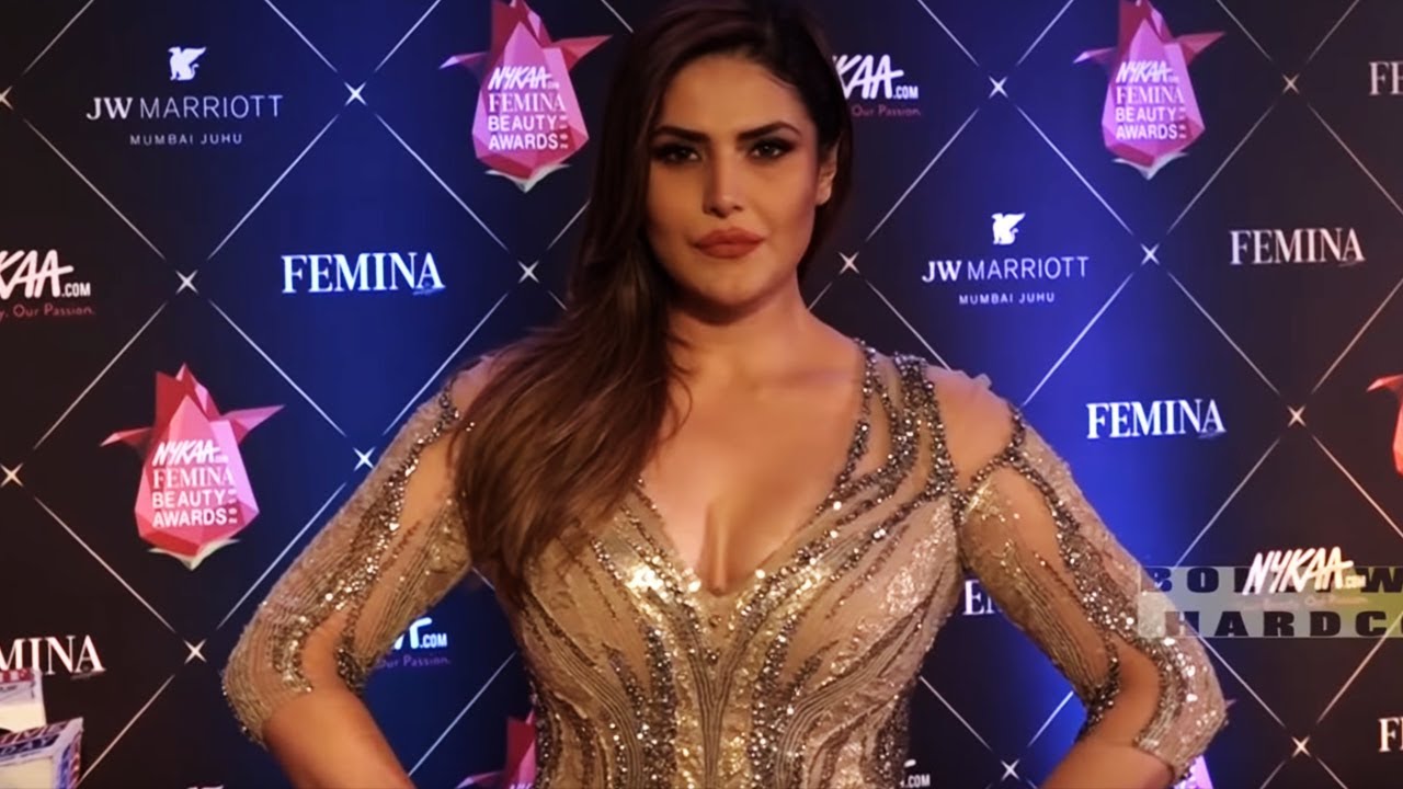 Zareen Khan At Femina Beauty Awards 2018 - YouTube