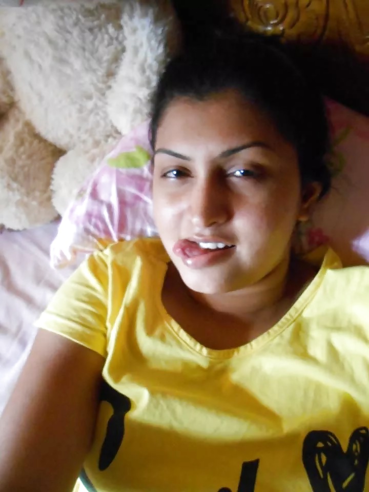 Sri Lanka Pem sihine girl xxx - 2 photos