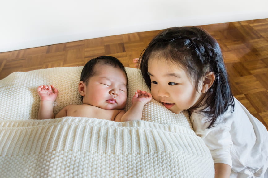 Big Sister, Little Brother! 14 Tips to Prepare Older Siblings for ...