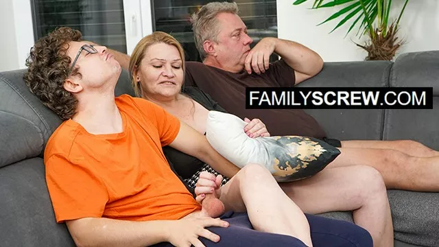 HD ▶️ video Family Screw featuring kitten's old sex - PornHat