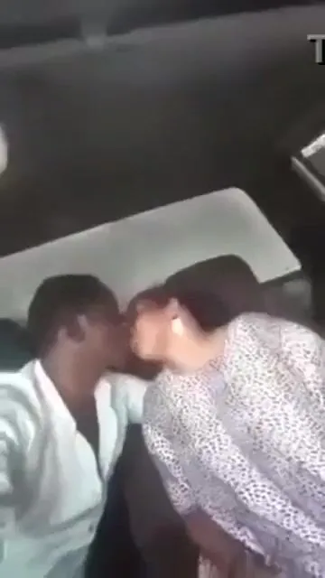 Free Somali giving a kiss cutie Porn Video HD