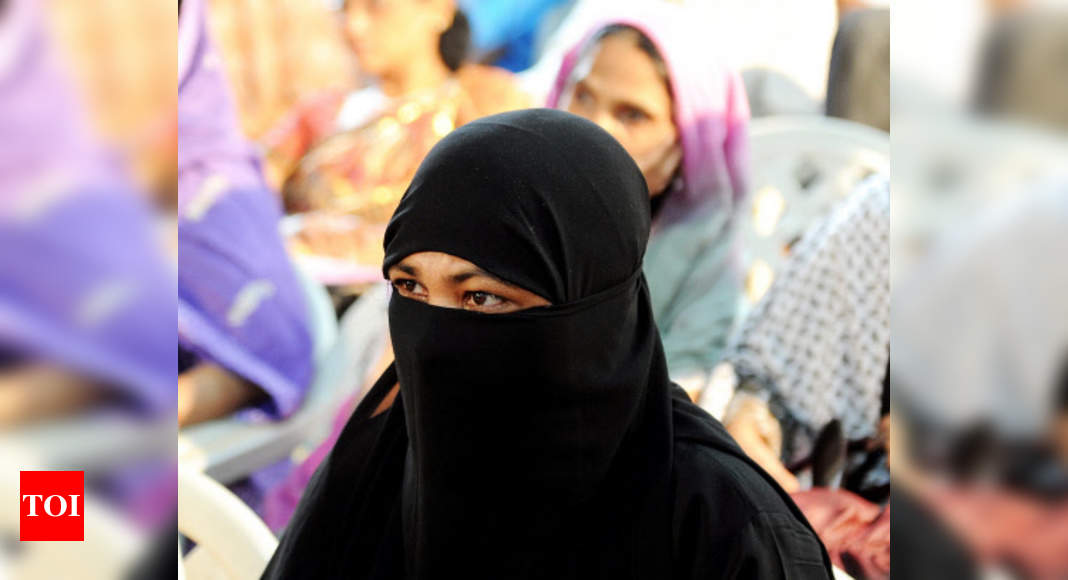 50,000 Muslims sign petition against triple talaq | India News ...