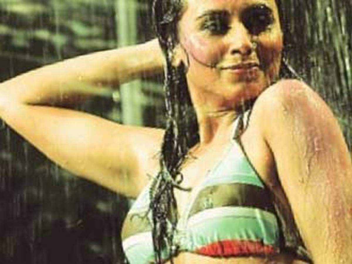 I am happy to wear a bikini: Rani Mukherjee | Celebs - Times of ...