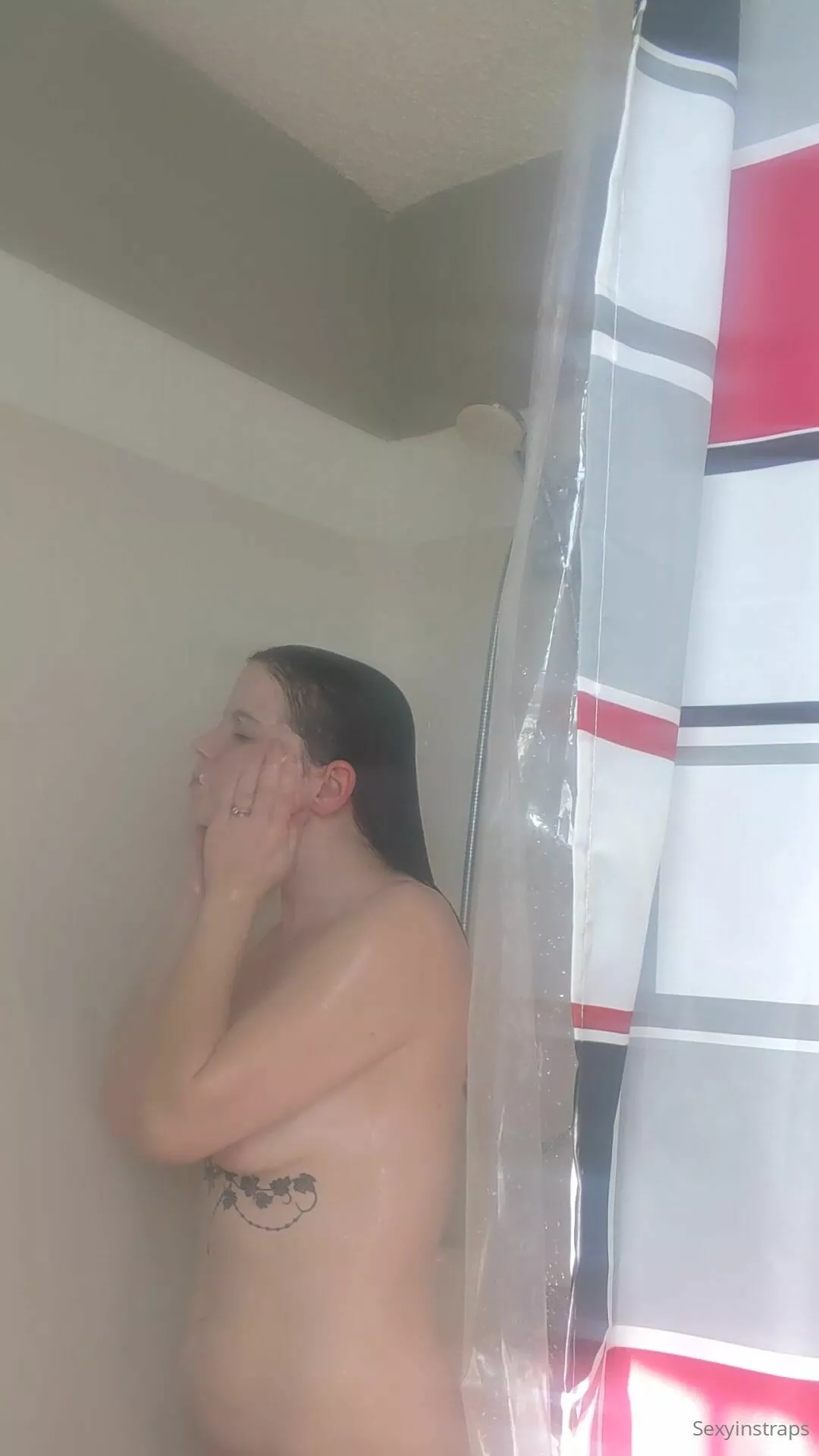 Sexyinstraps come watch me shower peeping tom voyeur style xxx ...