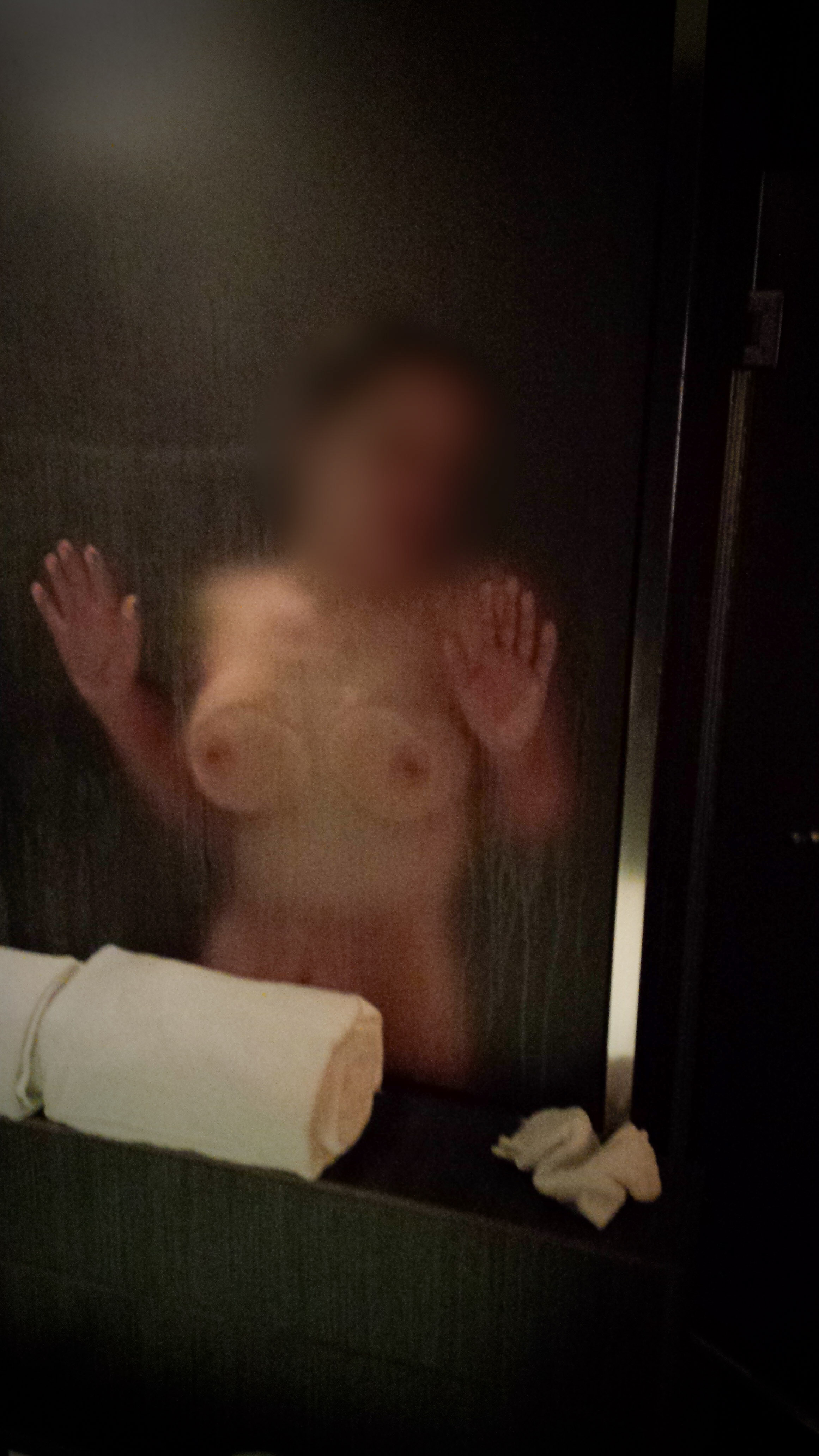 image] Pressed against the shower glass Porn Pic - EPORNER