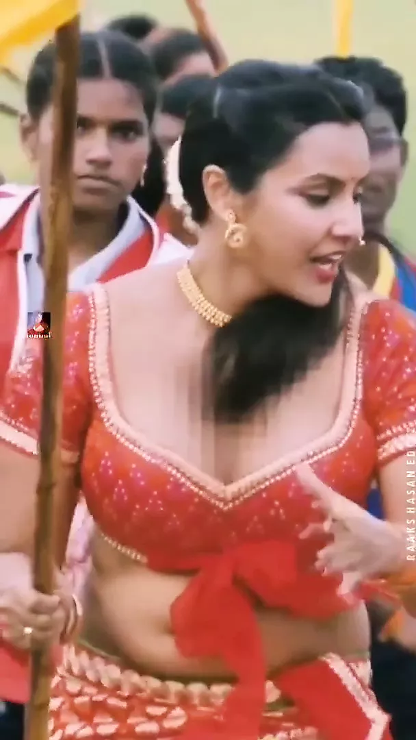 Priya Anand navel | xHamster