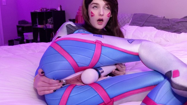 Dva Cosplay Upclose Buttplug and Hitachi Solo (Onlyfans Preview ...