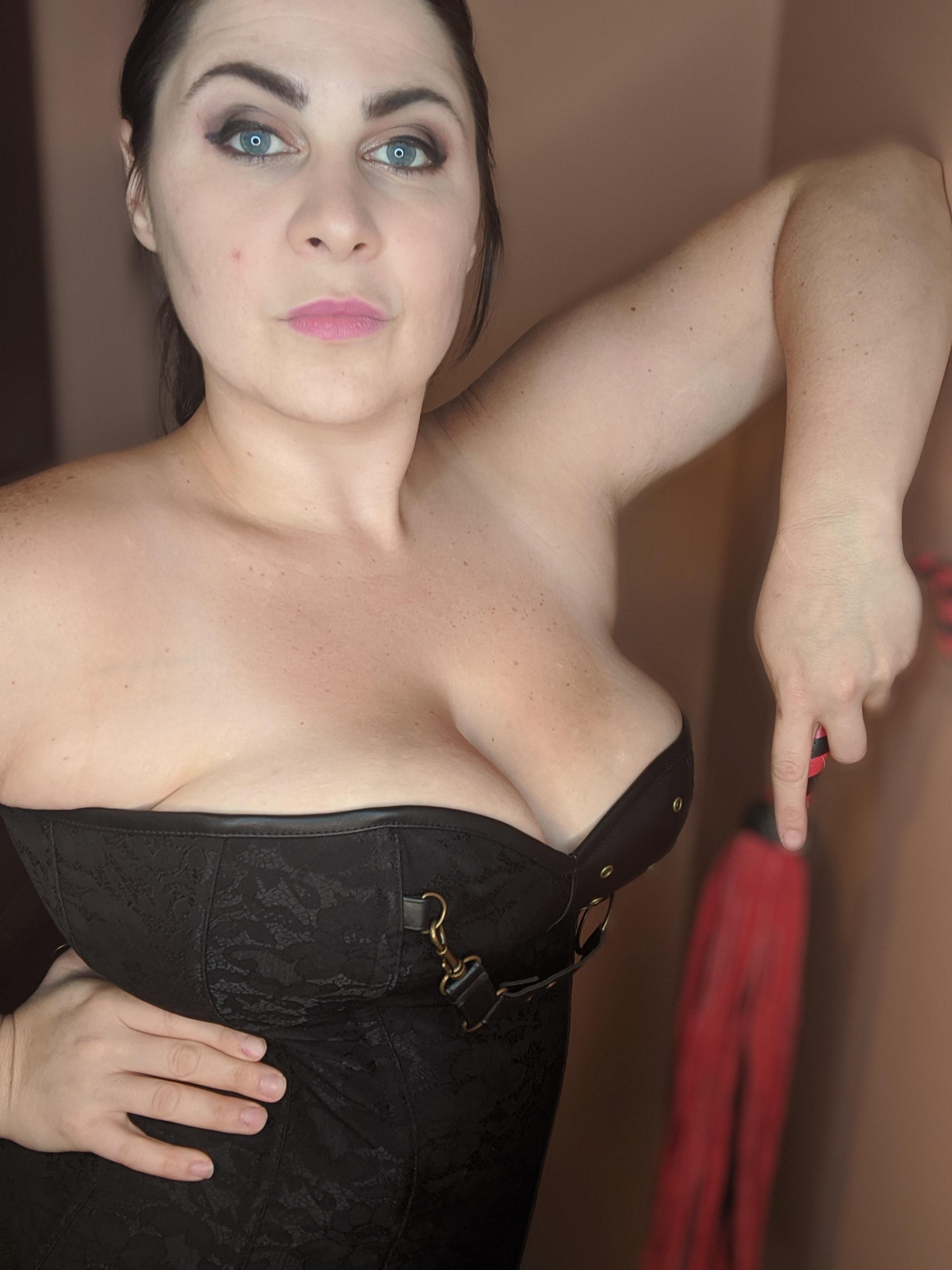 Not bad for a first corset : r/corsetsnsfw