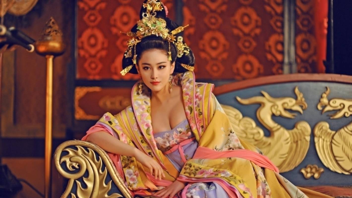 Chinese censors cut cleavage from historical drama | Stuff.co.nz