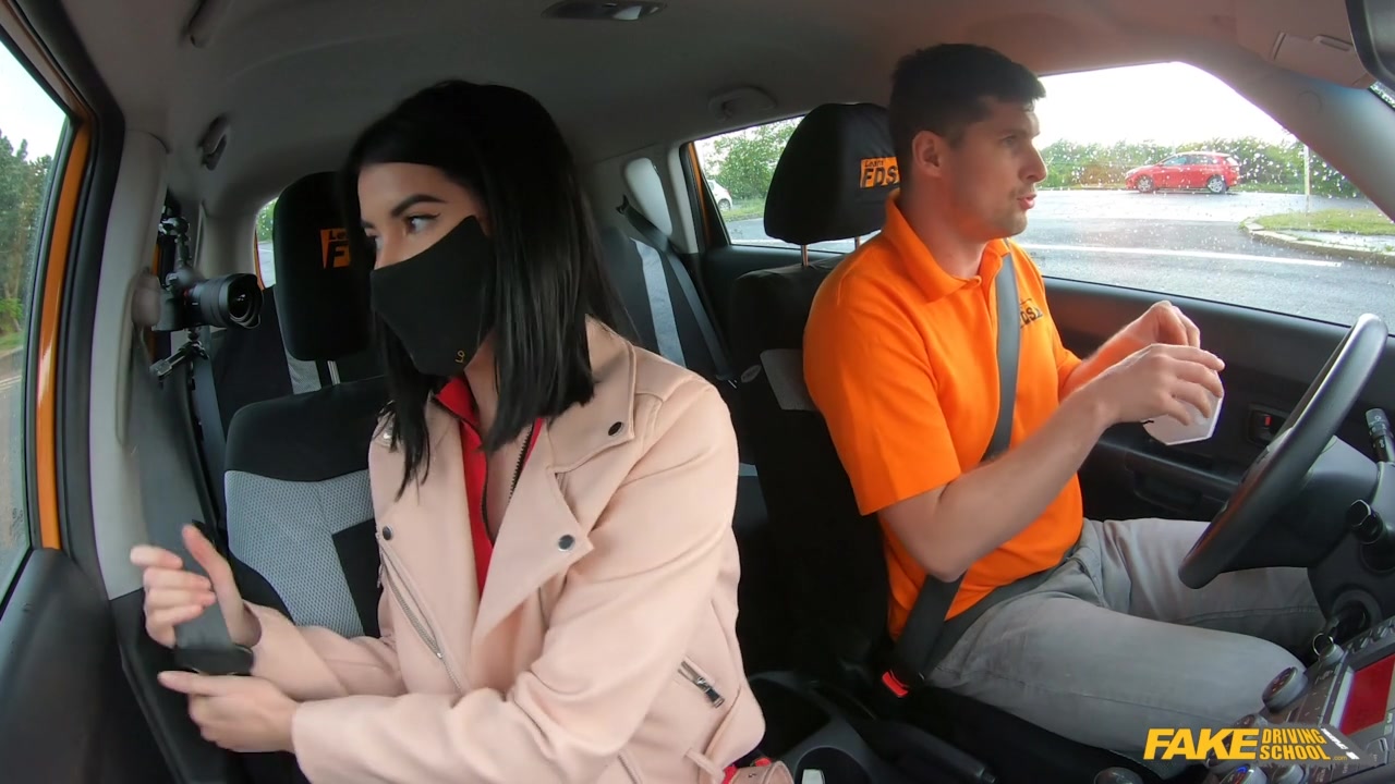 Quarantine in car fucking video with sexy Lady Dee