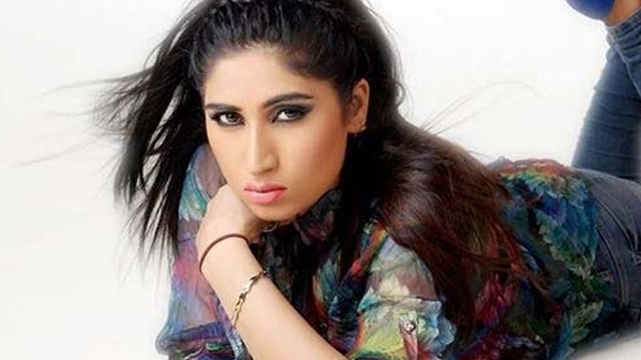 HOT Qandeel Baloch Sexy Photos; Watch Sensuous Video - YouTube