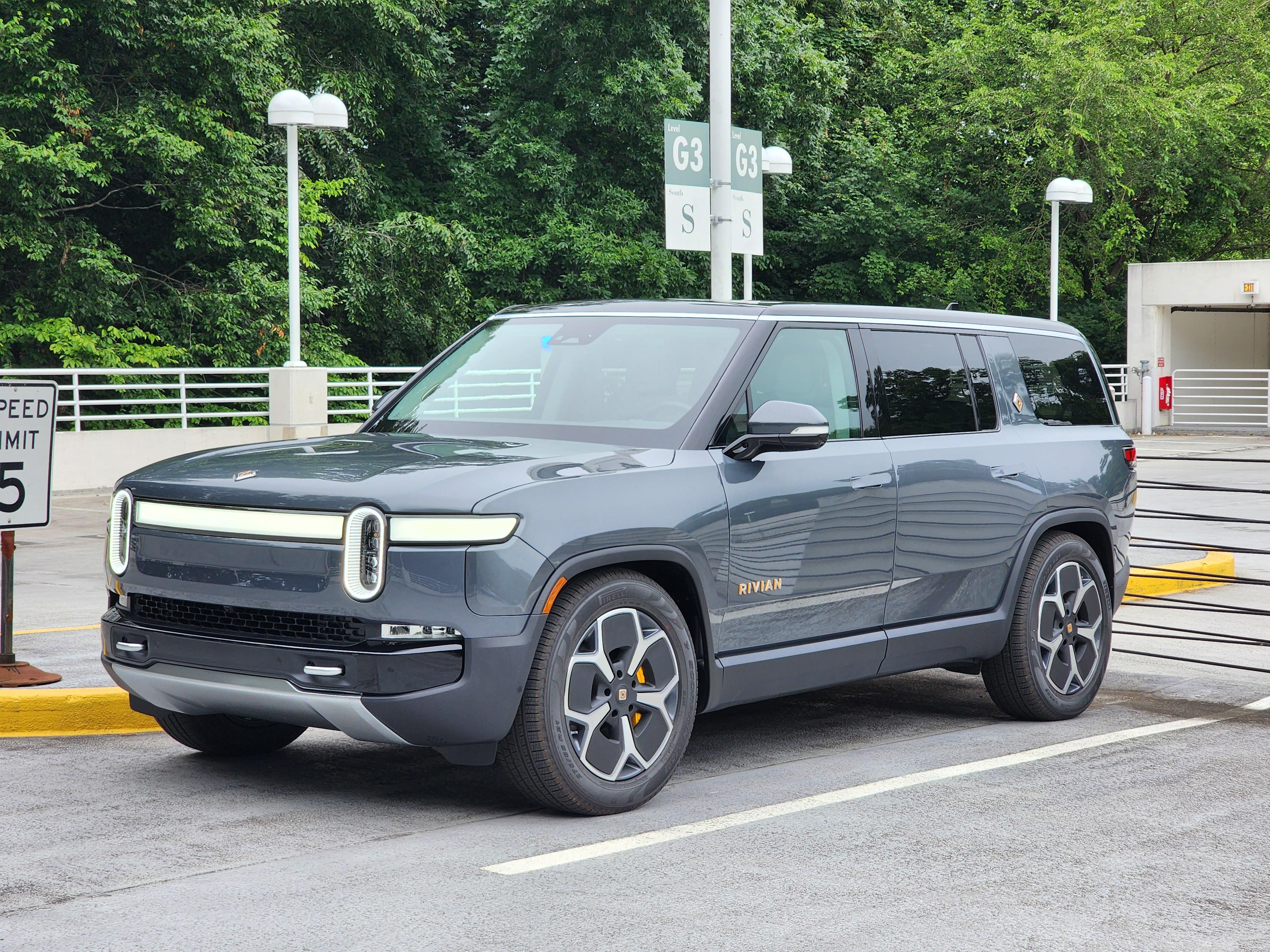 Rivian R1s - El Cap Granite - July 2019 Pre Order! VIN 12XXX : r ...