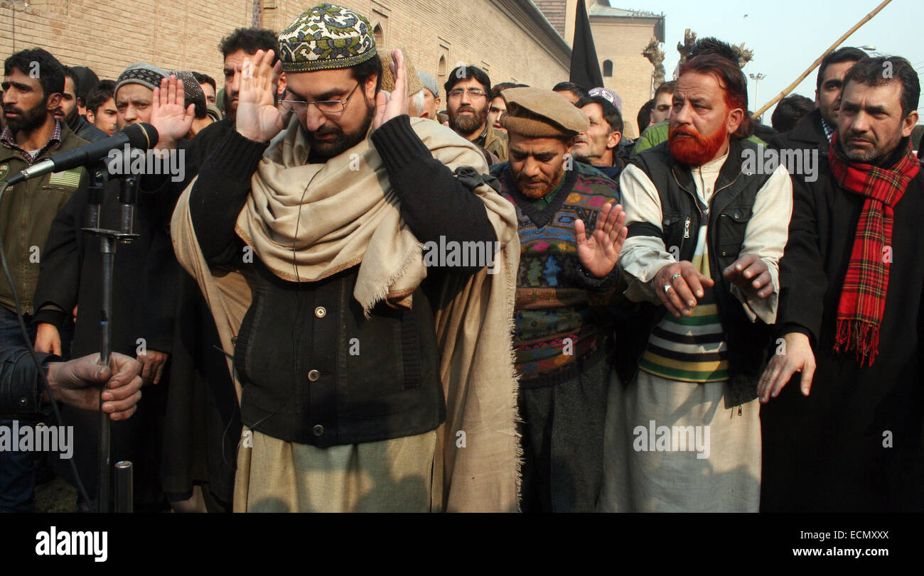 Srinagar. 17th December, 2014. Srinagar, Indian Administered ...