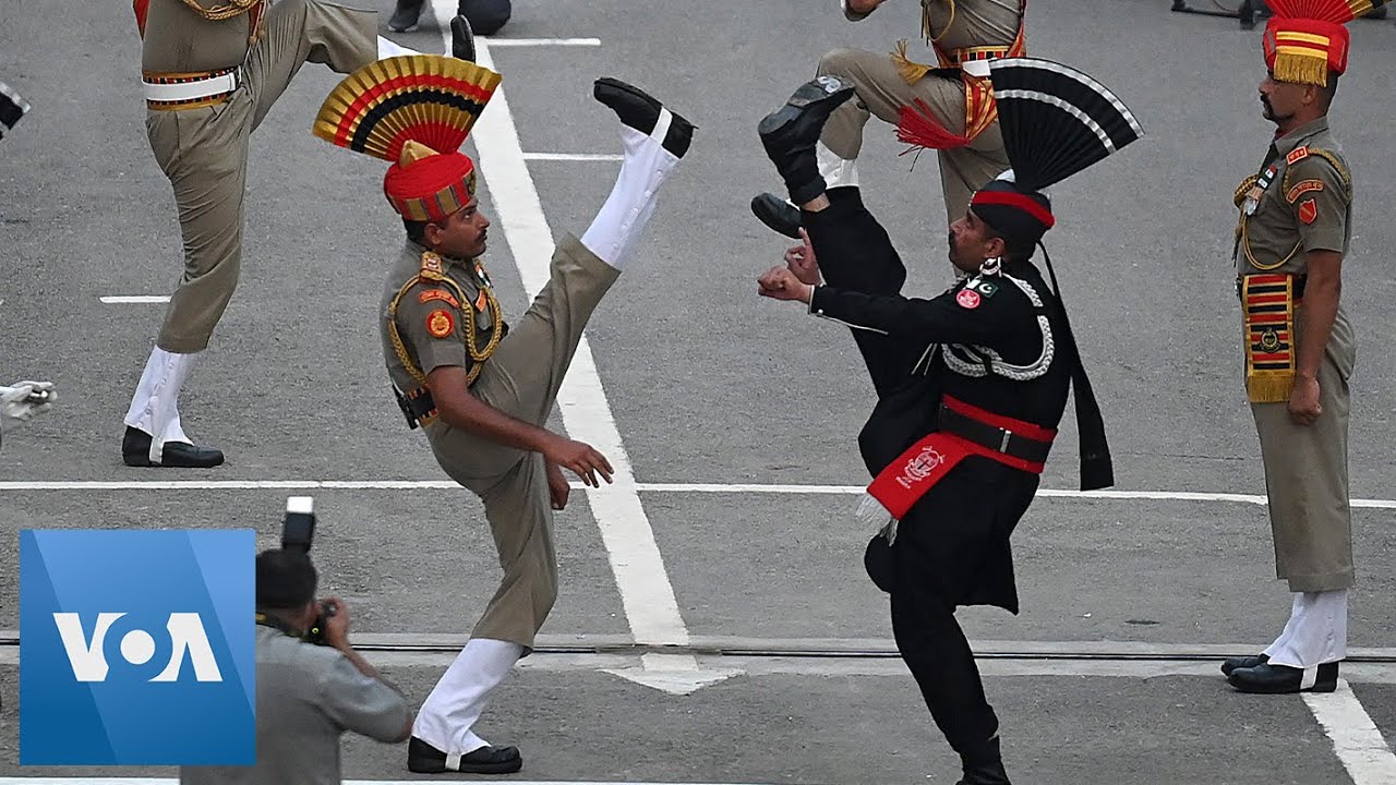 Guards at India-Pakistan Border Perform Independence Day Ceremony ...