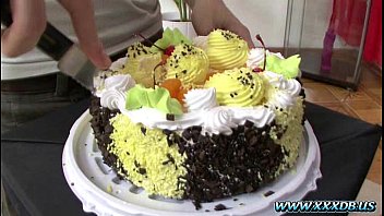 Birthday cake and a blowjob - XVIDEOS.COM