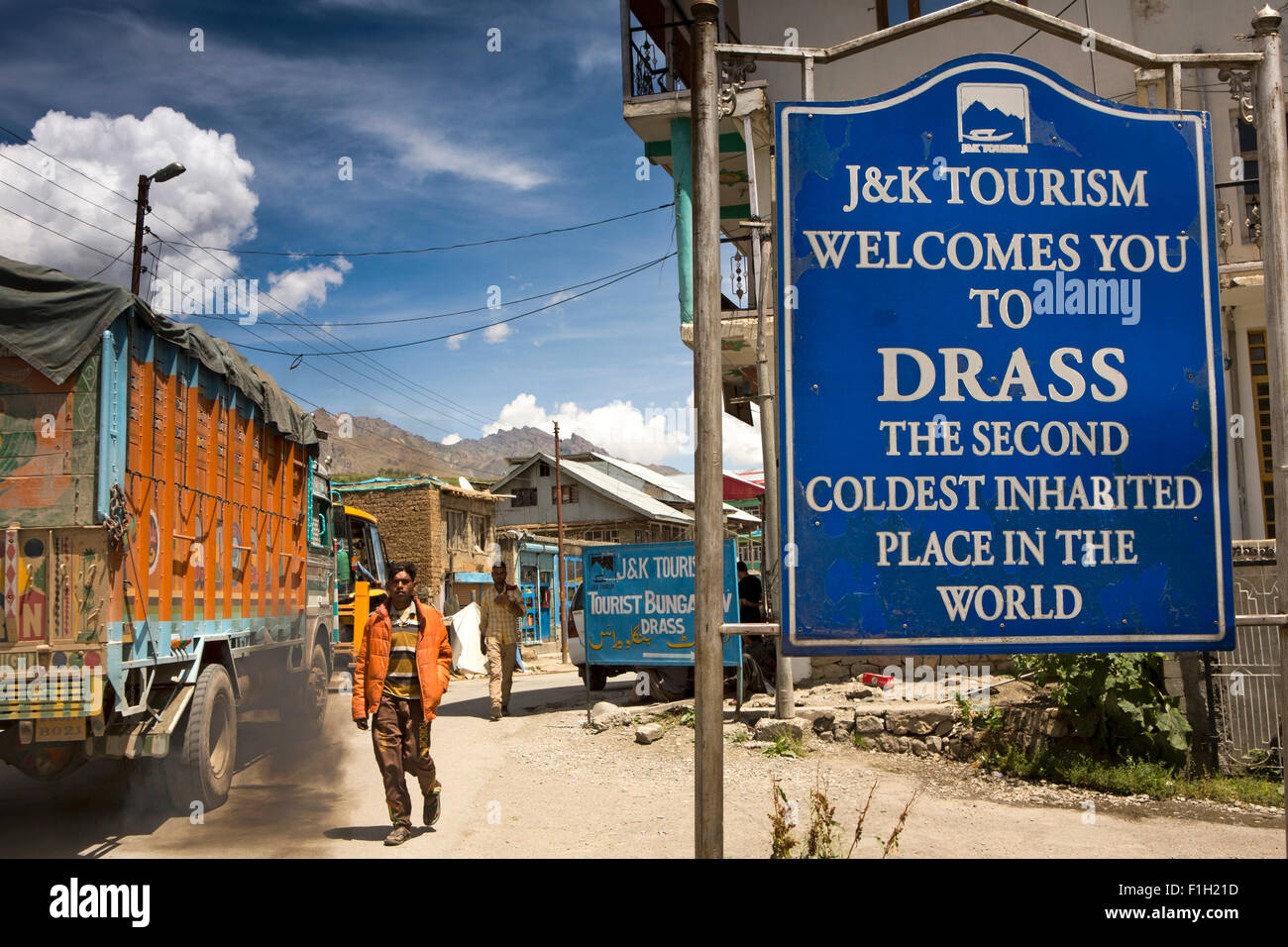 India, Jammu & Kashmir, Srinagar to Leh Highway Drass, welcome to ...