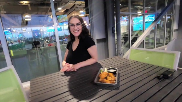 FUCKING WAITRESS AT TOP GOLF 4K Twitter Thegorillagrip - Pornhub.com