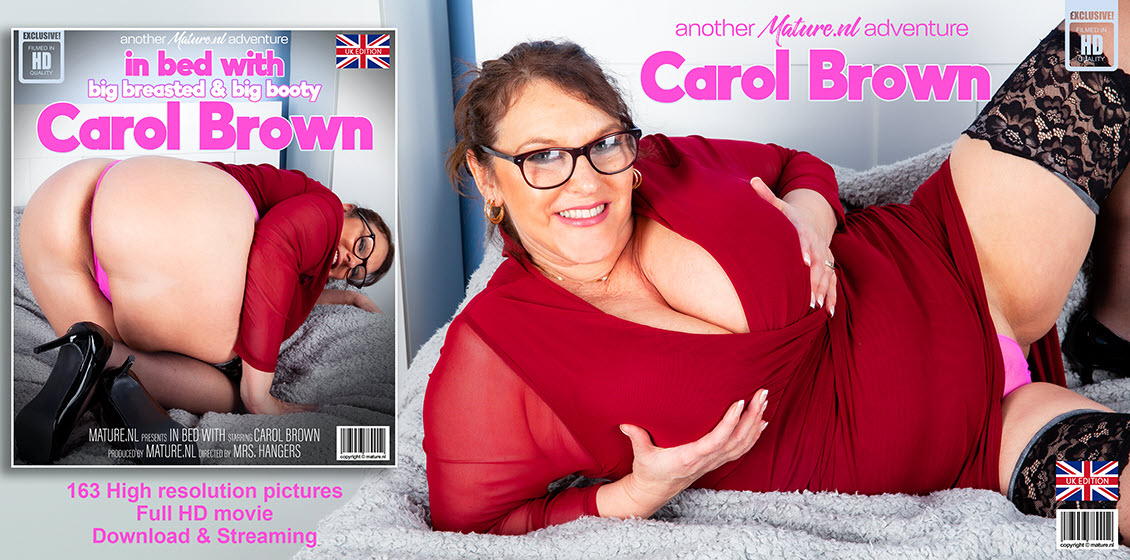 Mature.nl Carol Brown (EU) (54) - Would you love it to step in bed ...