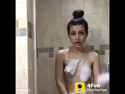 Hot girl nude bath viral - XNXX.COM