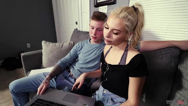 Blonde Slut Tutor Helps Teen with a CFNM Handjob - Pornhub.com