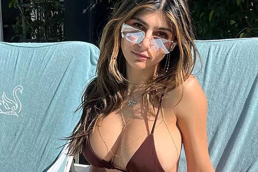 Mia Khalifa says what men should be ashamed of... and it's not ...