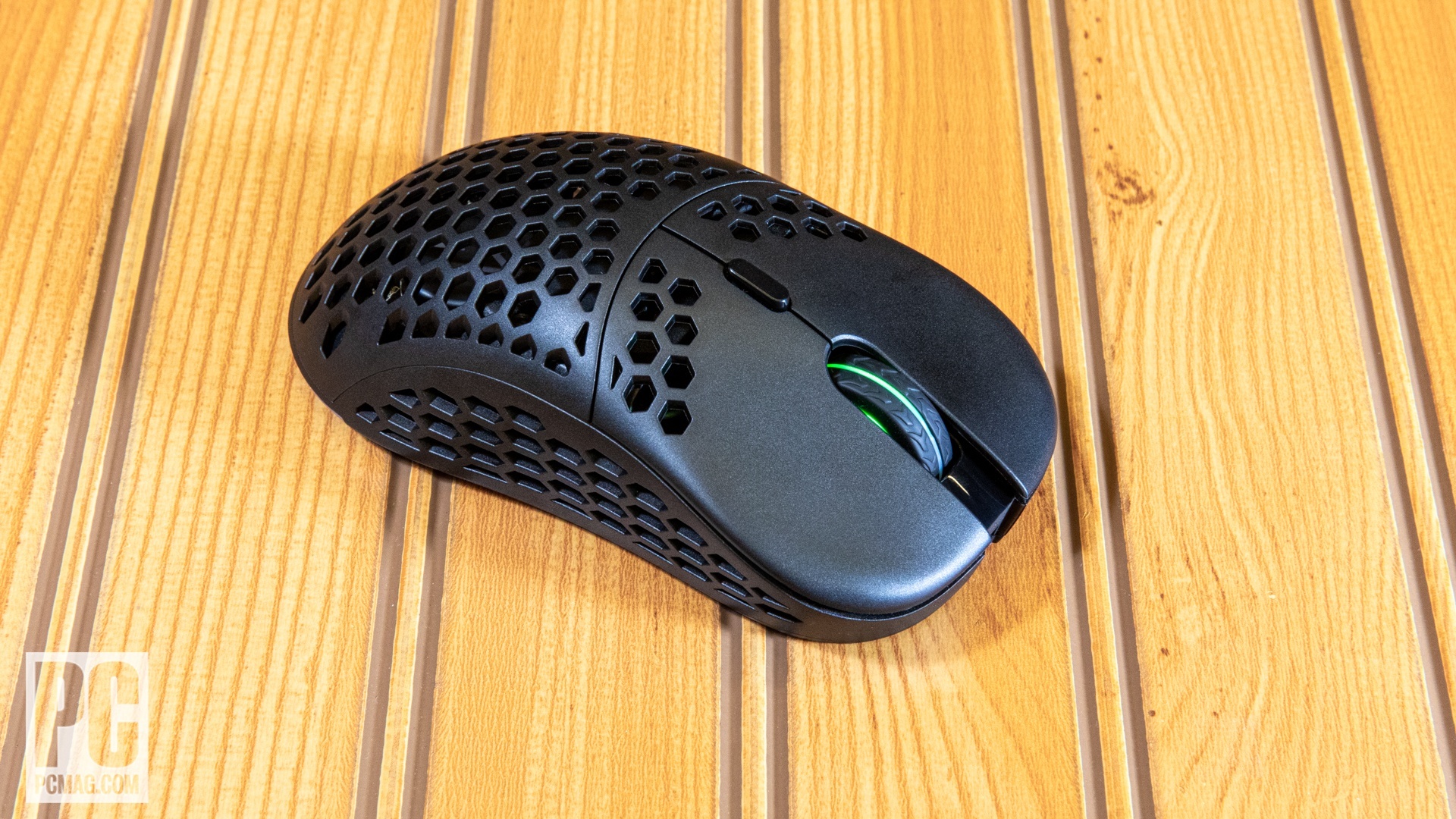 Dark Matter Hyper-K Ultralight Wireless Gaming Mouse Review | PCMag