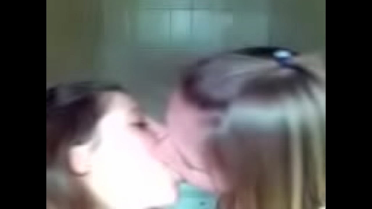Hot lesbians kissing in public 3 - XVIDEOS.COM